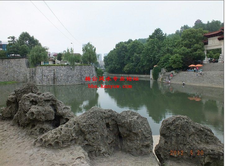 97615005_42638147_middle.jpg
